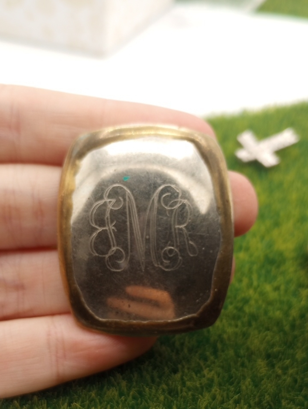 Vintage Engraved Silver-Tone Cabochon P250